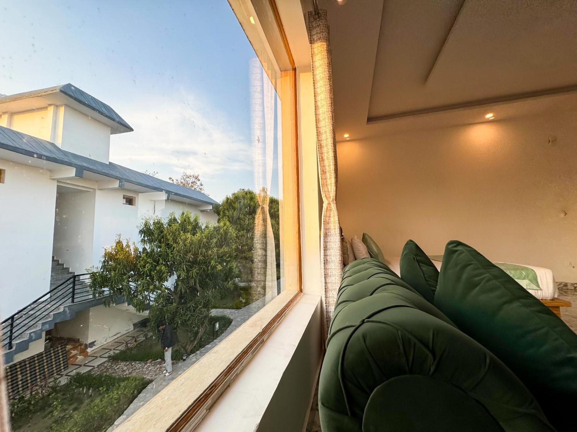 The White Oak Corbett Spa & Resort Ramnagar  Εξωτερικό φωτογραφία